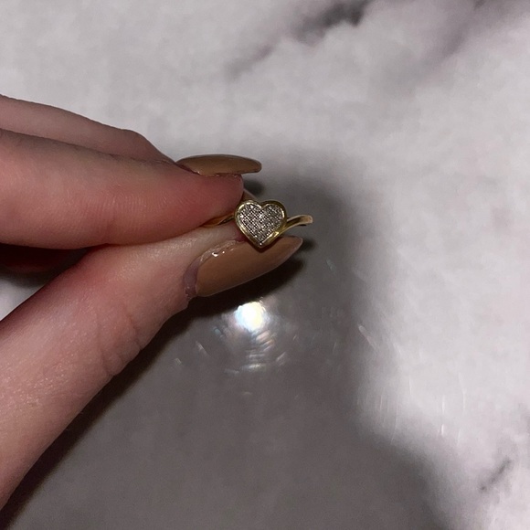 Gold Heart Ring - Picture 3 of 4
